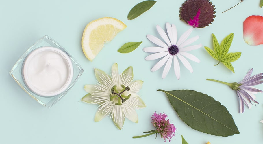 Aromatic essences to give aroma to your creams